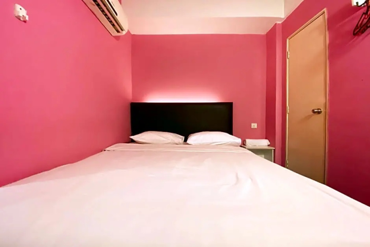 OYO 90484 Bright Hotel