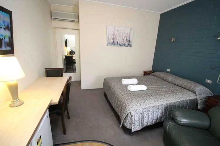 Elm Motel