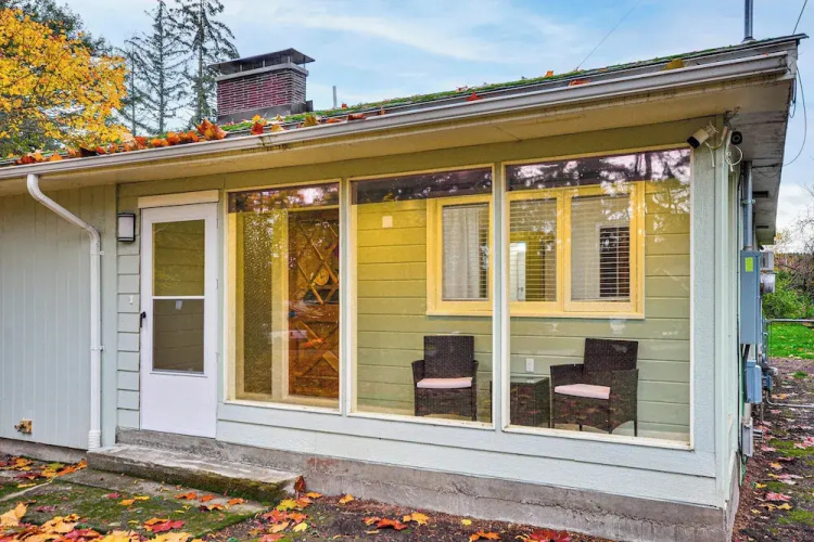 Modern Home w/ Spacious Yard in Beaverton!
