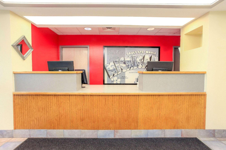 Soo Locks Lodge & Suites