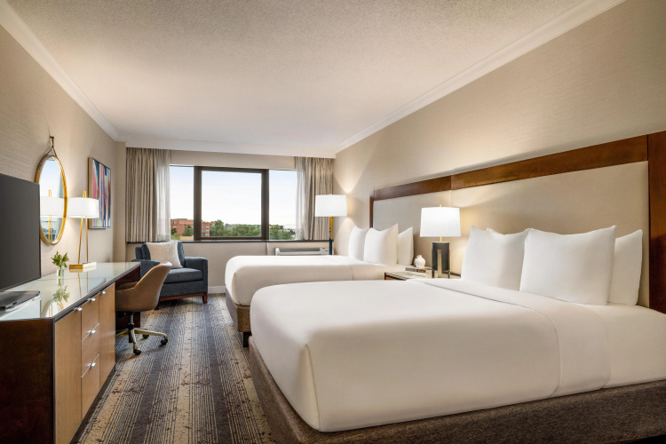 Crowne Plaza Edison photo 6