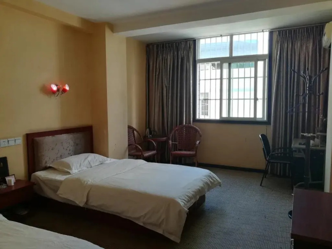 Tiny Jiangnan Hotel