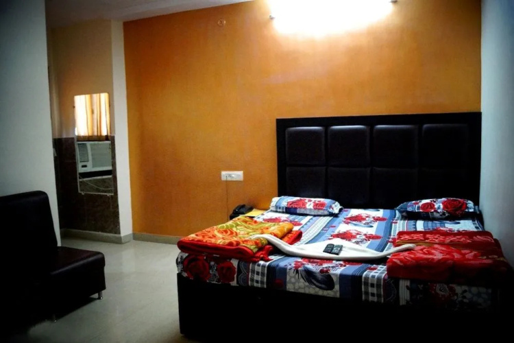 Goroomgo Alfa Charbhag Lucknow
