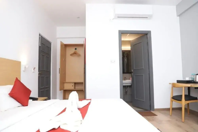 Hotel Aarkay Palace