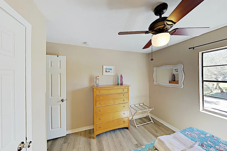 Charming W/ Pool - Walk To Beach & Pier 2 Bedroom Condo