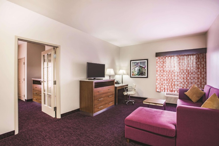 Deluxe Double Family Suite