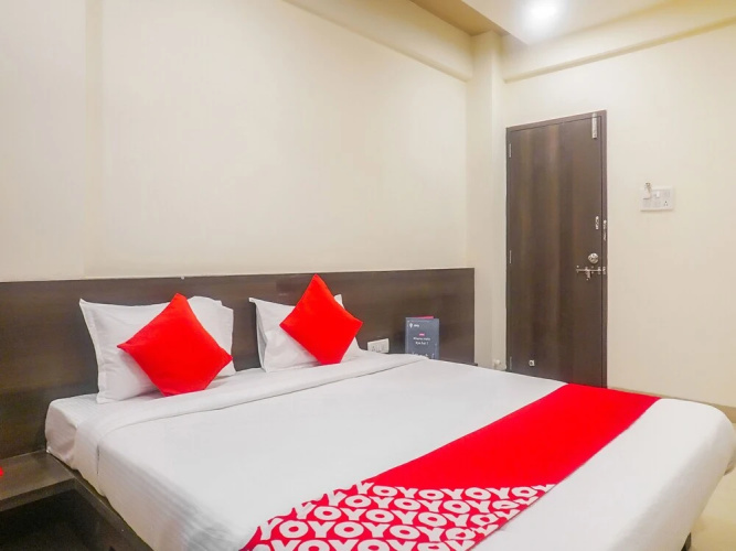 OYO 13583 Hotel Paradise Inn