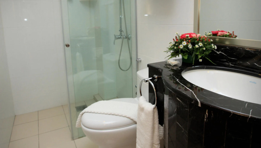 Crown Garden Hotel