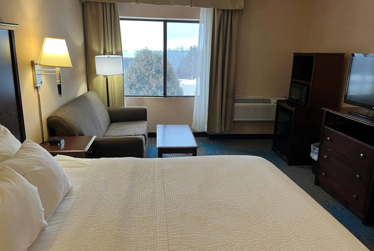 Days Inn by Wyndham Duluth Lakewalk