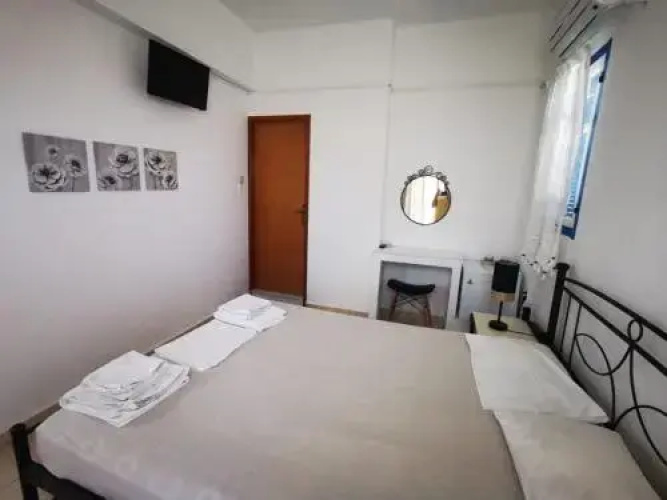 Nikos Hotel