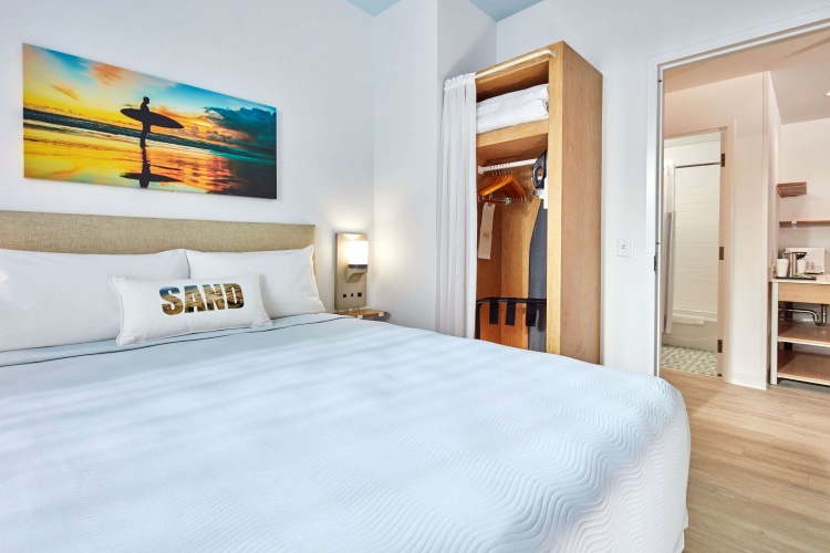 Universal's Endless Summer Resort - Dockside Inn & Suites photo 9