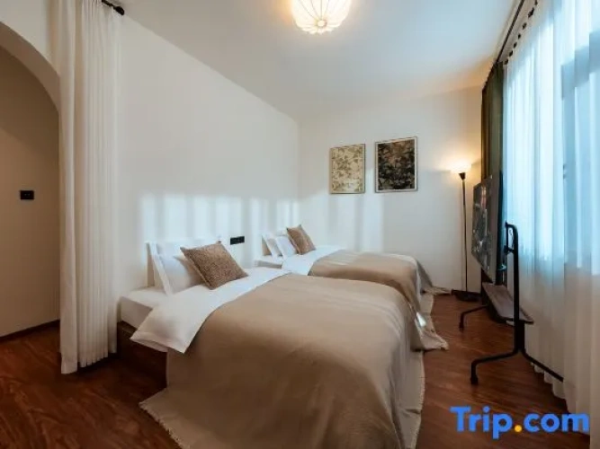 2 Bedrooms Suite