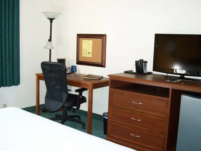 Voyager Resort Inn