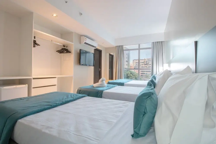 1 Bedroom Standard Quadruple Family room