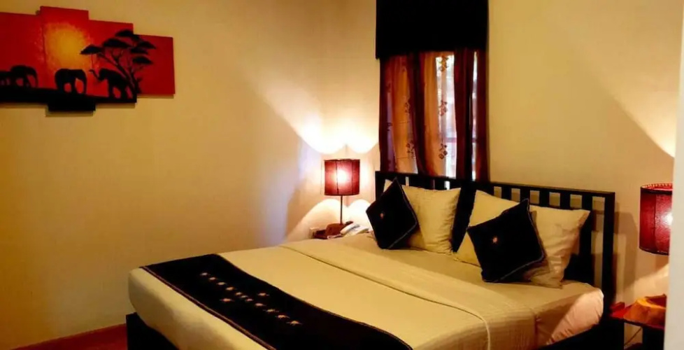 C & I Beach Hotel