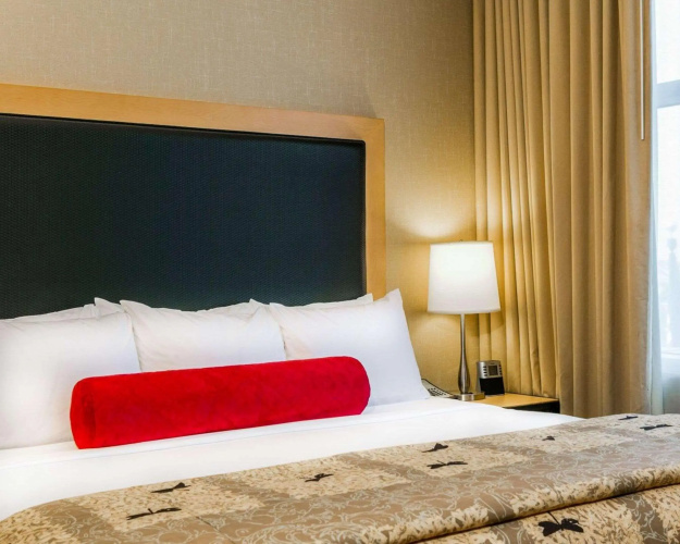 Cambria Hotel Denver International Airport
