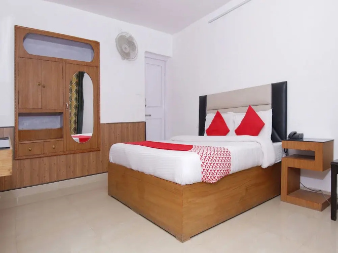 OYO 12023 Hotel Jasmine