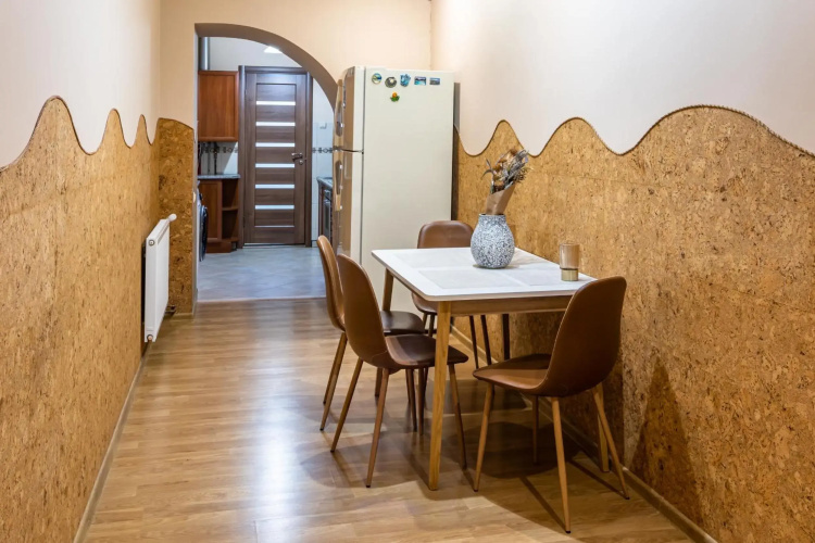 The MAIN square! 2 separated bedrooms, balcony
