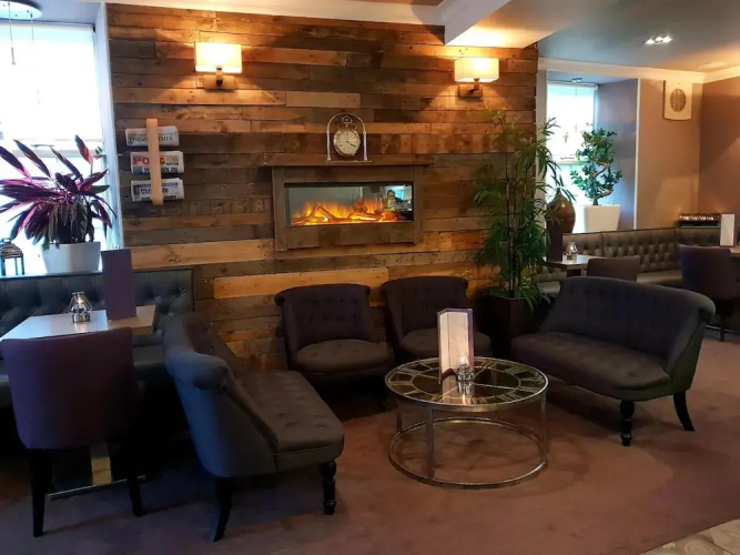 Fairburn Hotel