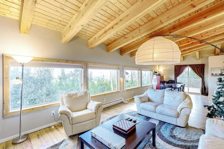 3BR w/ Views, Ping-pong, Deck, & Fireplaces