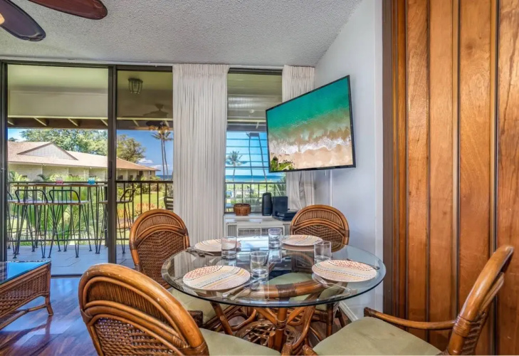 Waiohuli Beach Hale Ocean View Condos with Parking