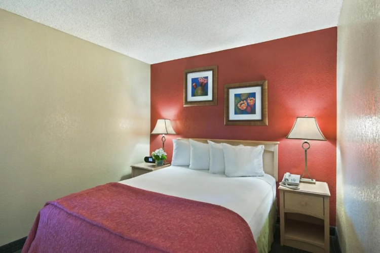 Oxnard Inn Lancaster