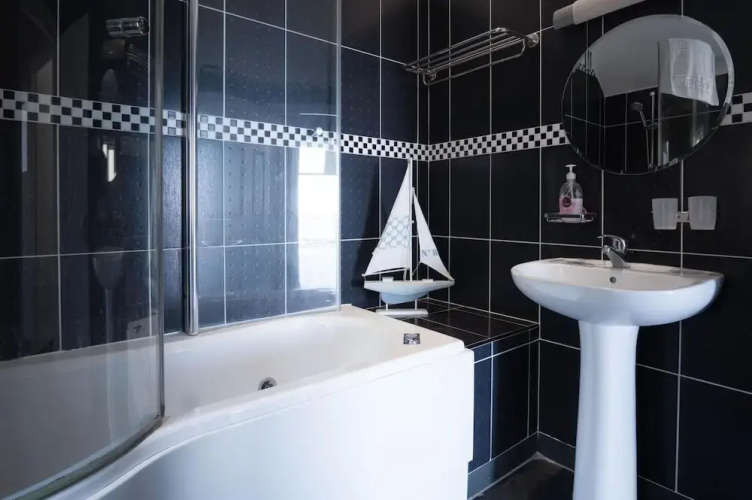 Manor View - 1 Bedroom Apartment - Pendine