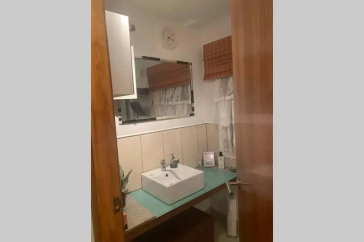 Cozy self-contained unit surrounded by nature