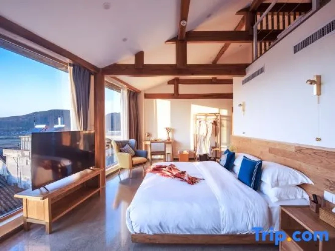 Deluxe Duplex Suite