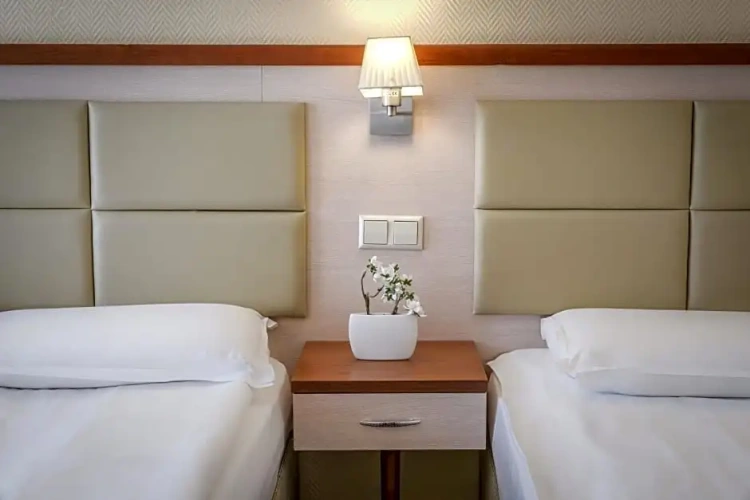 Standard Twin room with balcony