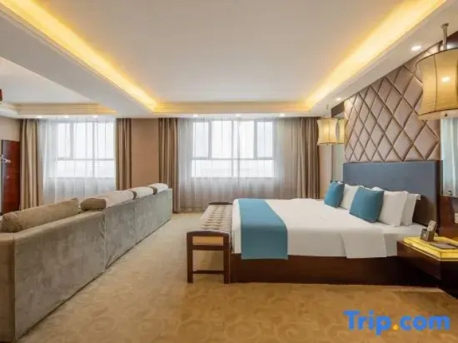 Deluxe Suite