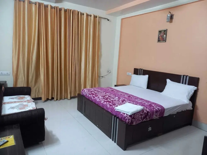Hotel Vrinda Palace