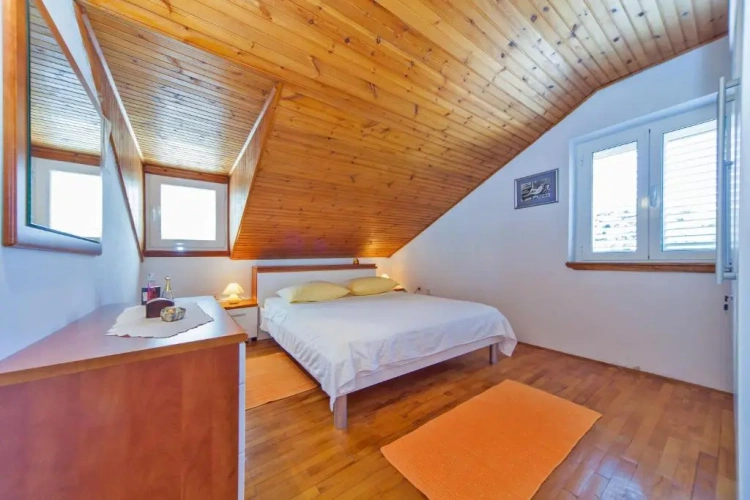 2 Bedrooms Apartment with balcony and with sea view