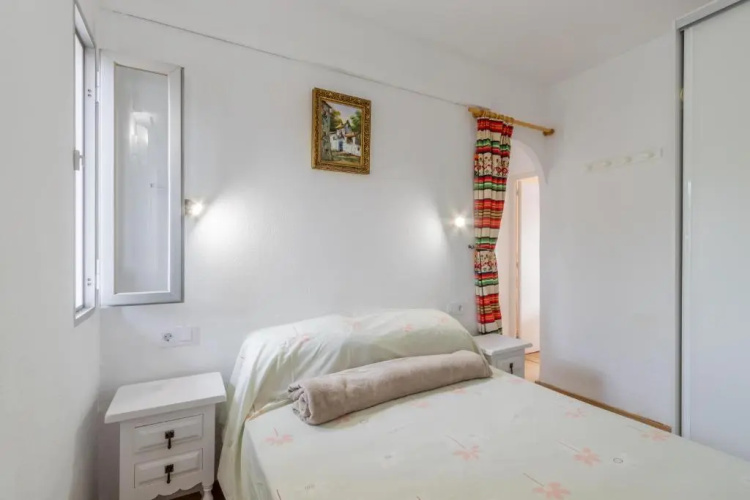 Well equipped 1 Bedroom Bungalow