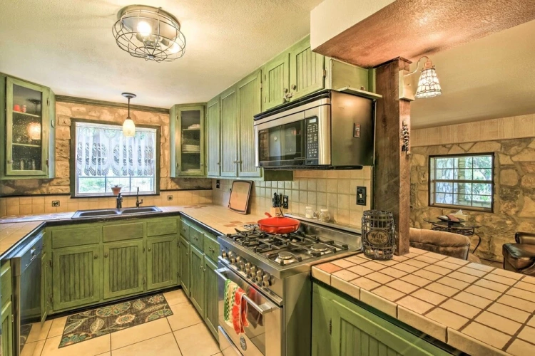 3 Bedrooms Cottage