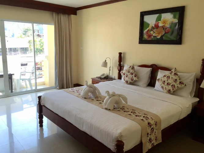 Pranang Flora House