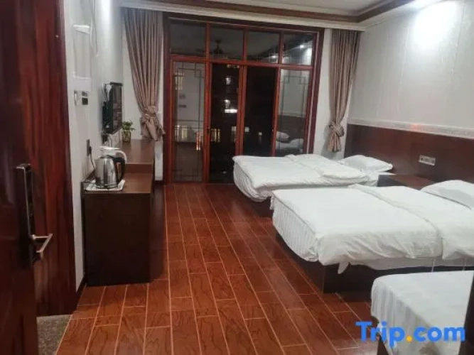 Standard Triple Family room