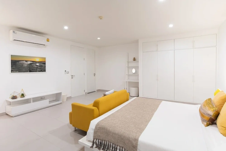 1 Bedroom Suite with balcony and with city view