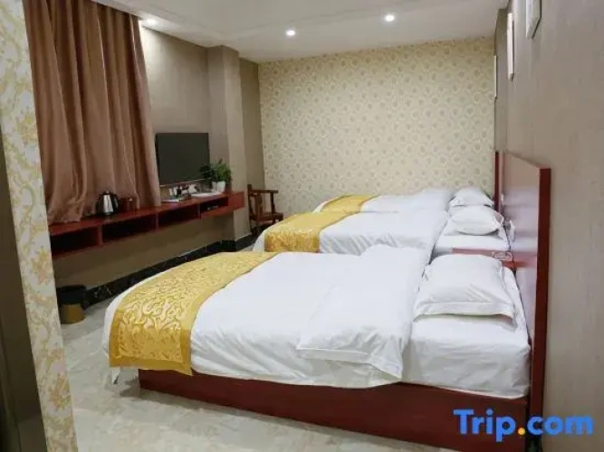 Deluxe Triple Suite