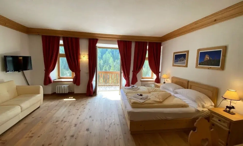 Deluxe Triple room with mountain view