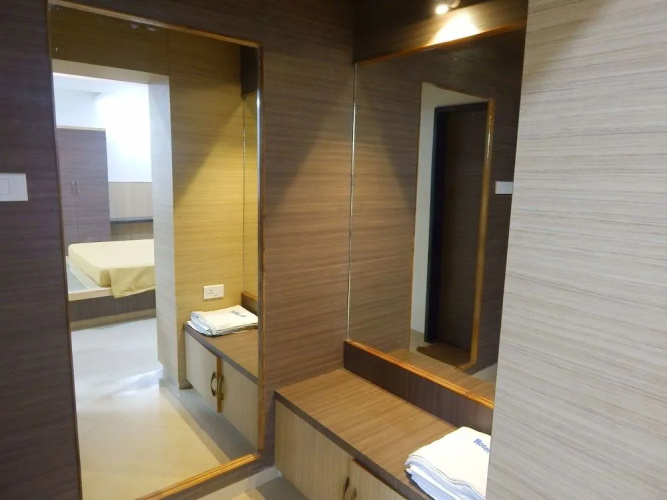 Hotel Aadhi