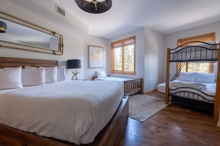 Rundle Cliffs Lodge by Canmore Premier