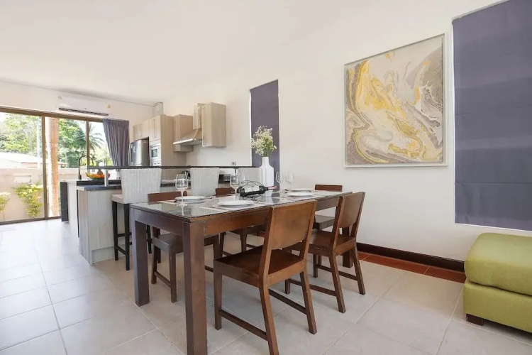 Stylish 3BR Pool Access Villa Argent 9