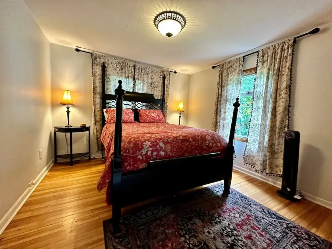 Seattle's Starlight Bungalow