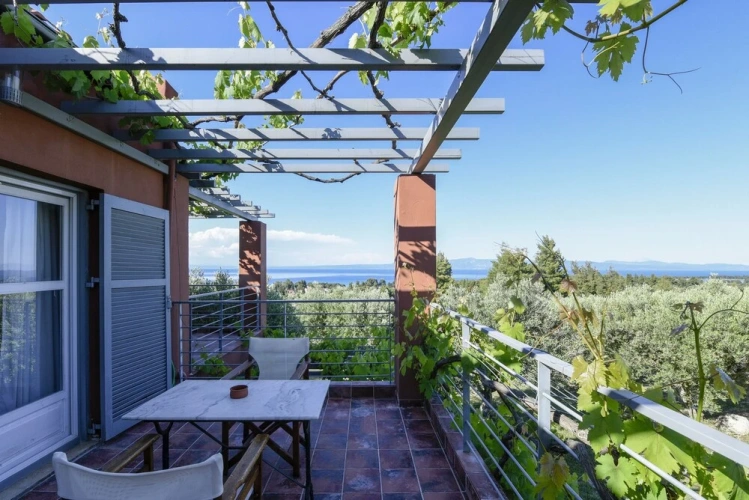 Studio with balcony and with sea view