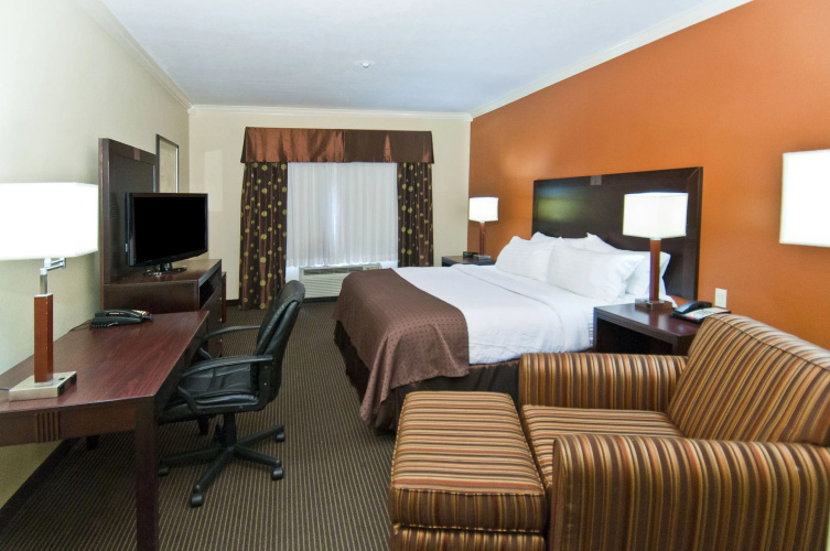 Wyndham Lake Charles Hotel