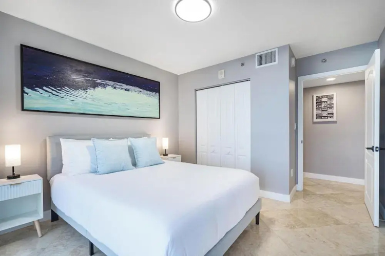 1200 Brickell Bay Drive #3102