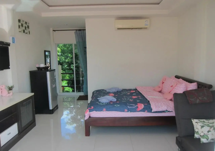 Koh Larn De Beach