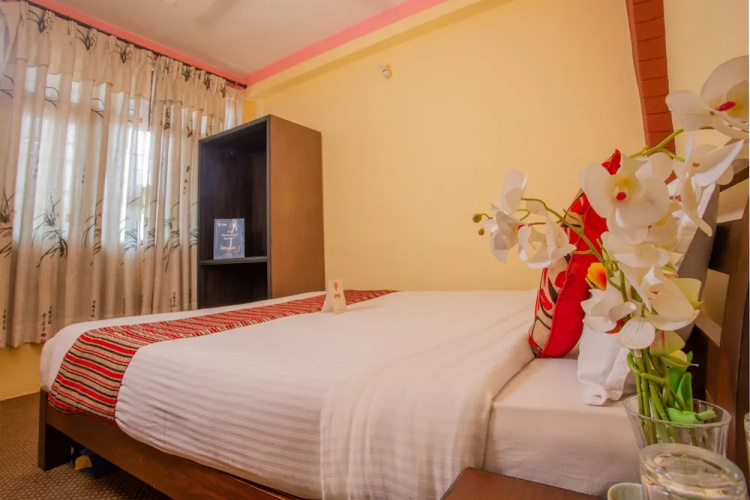 Traveler's Holiday Inn