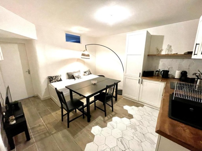 3 Bedrooms Apartment